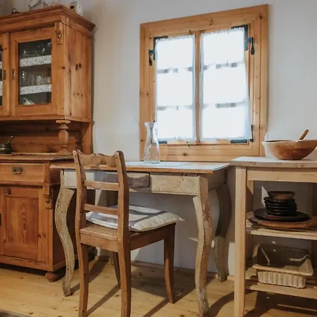 Drevenica Traditional Old Centre Vakantiehuis *