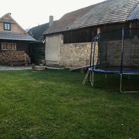 Semesterbostad Drevenica Traditional Old Centre *