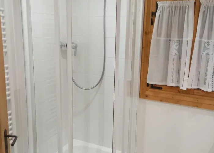 Drevenica By The Church Traditional Old Centre Зуберец